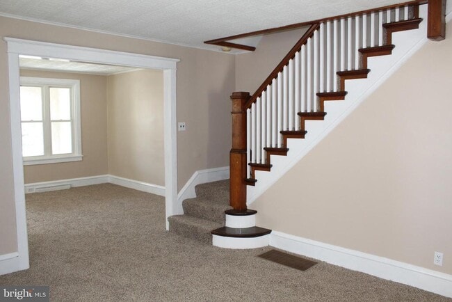 Building Photo - 23 W 2nd St