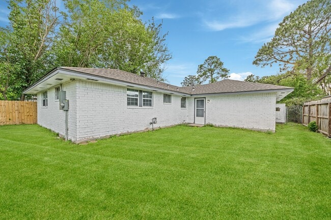 Building Photo - 8834 Brackley Ln