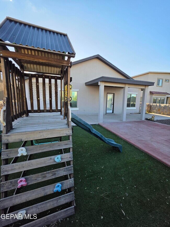 Building Photo - 3206 Peruvian Paso