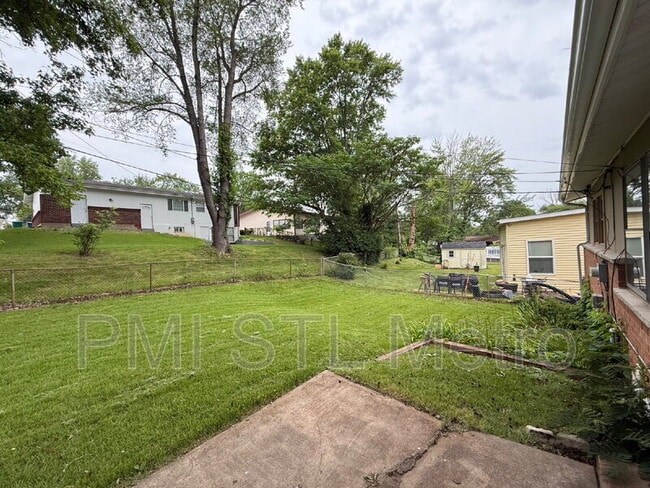 Building Photo - 2512 Dukeland Dr