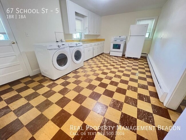Primary Photo - 67 School St