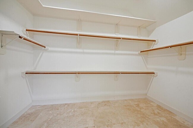 Building Photo - 1215 Campton Ct