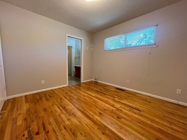 Building Photo - Three Bedroom Home In Northwest Reno.