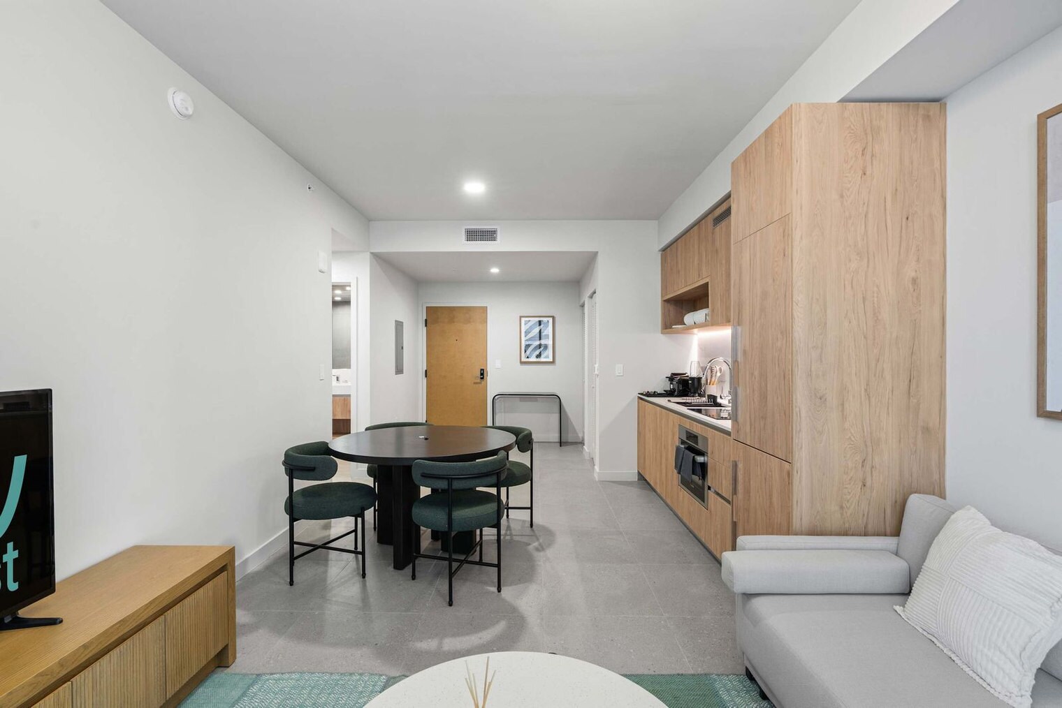 Building Photo - 11 NE 6th St