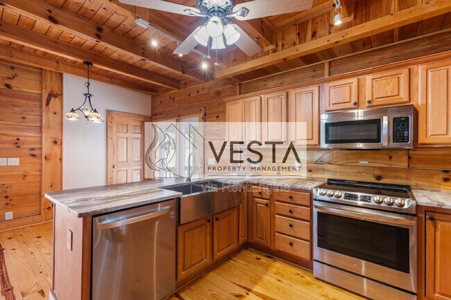 Building Photo - 131 Tanner Trail