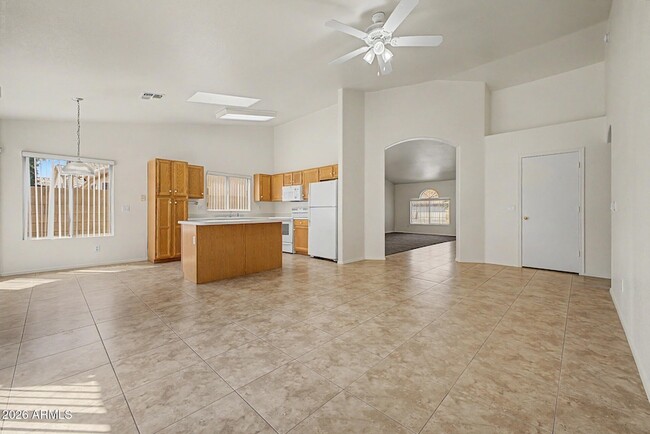 Building Photo - 851 W Palo Verde St