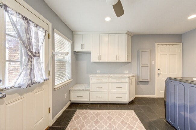 Building Photo - 15739 Fleetwood Oaks Dr