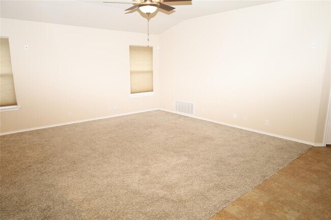 Building Photo - 1804 Golden Arrow Ave