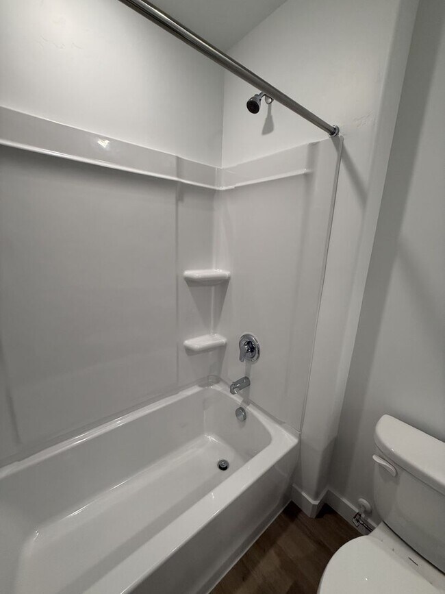 Building Photo - Beautiful Town Home in Salem, UT