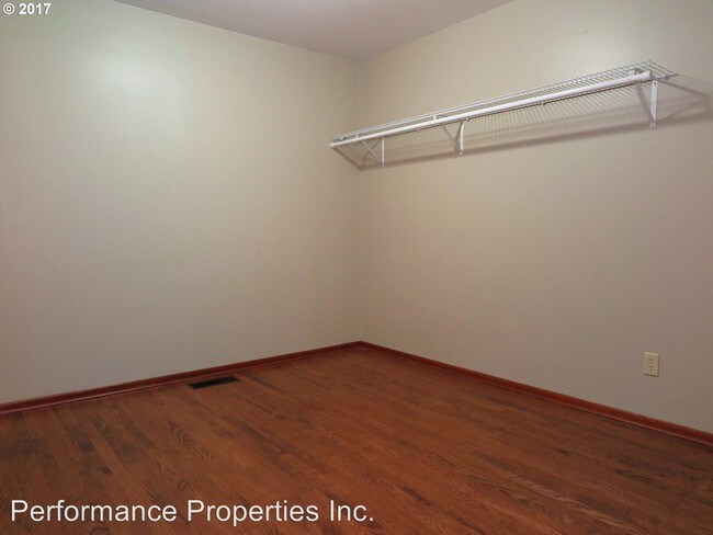 Building Photo - 4 br, 2 bath House - 7923 SE Sherman Street