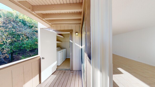 Building Photo - 33 Clay Ct