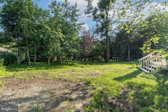 Building Photo - 1800 Lark Ln