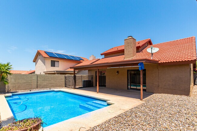 Building Photo - 11305 E Sunnyside Dr