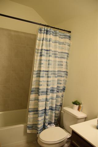 Building Photo - 414 Parkford Dr