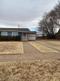 Building Photo - Preleasing for summer!