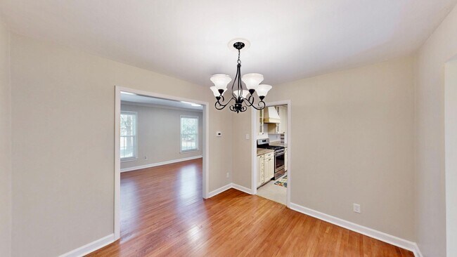 Building Photo - 2844 Goneaway Rd