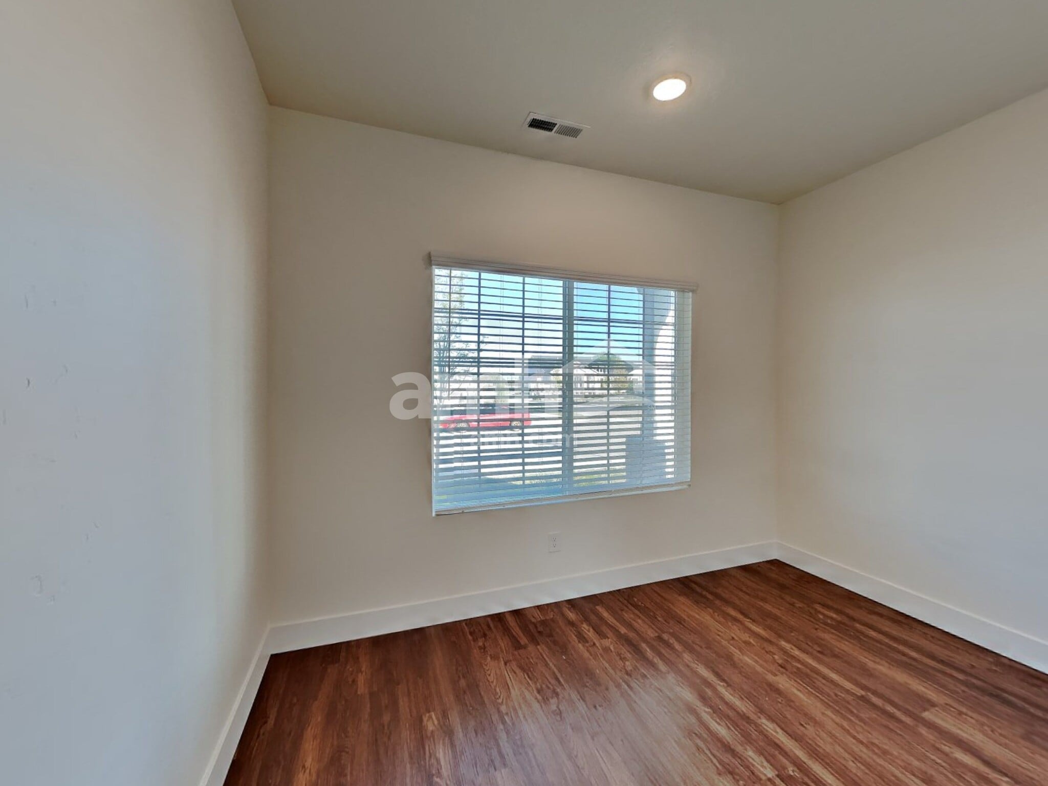 Building Photo - 1029 N Barkvine Ave