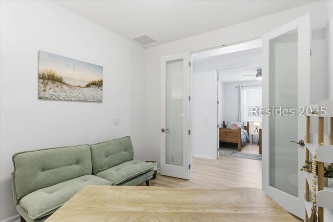 Building Photo - 855 Weekend Ave