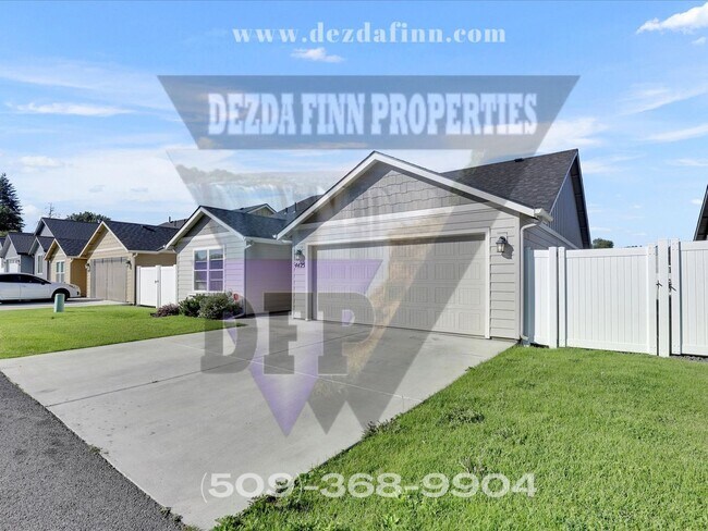 Building Photo - Recently Built, 3 Bed, 2 Bath, 1 Level Spo...