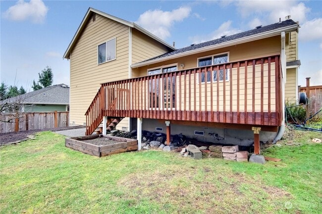 Building Photo - Well Maintained 3 Bed 2.5 Bath for Rent!