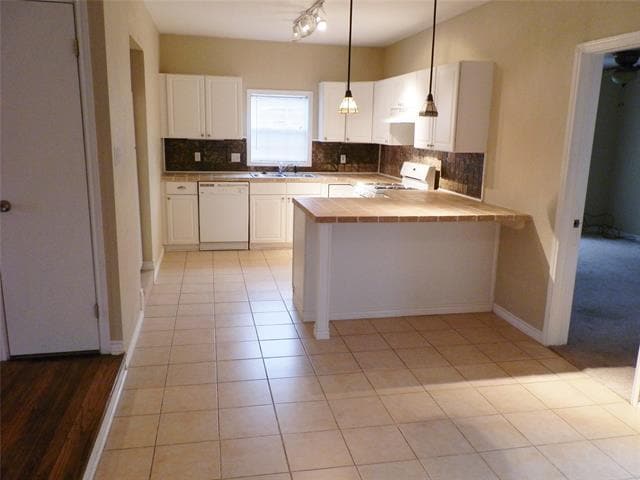 Building Photo - 8823 San Benito Way