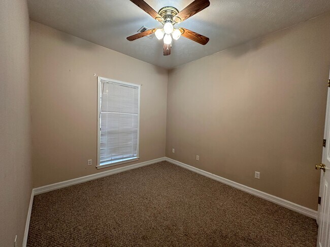 Building Photo - 1233 Port Arthur Terrace