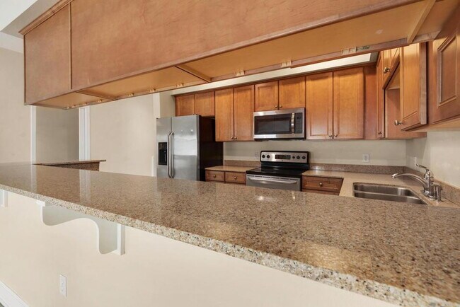 Building Photo - "Spacious 2-Bed Townhouse in Prime Fort Walton Beach Location"