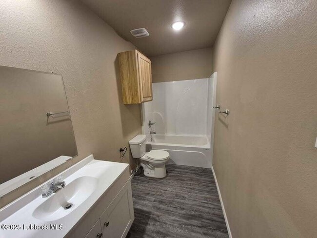 Building Photo - 214 Guava Ave