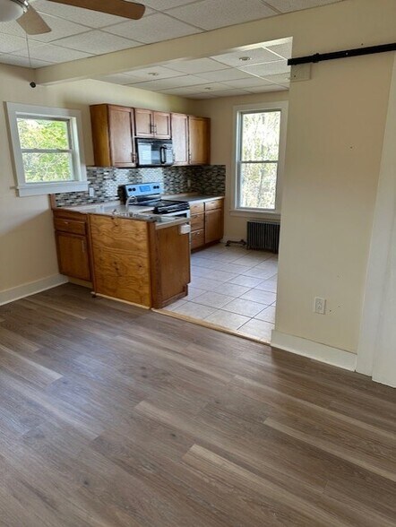 Building Photo - 31 Dover St