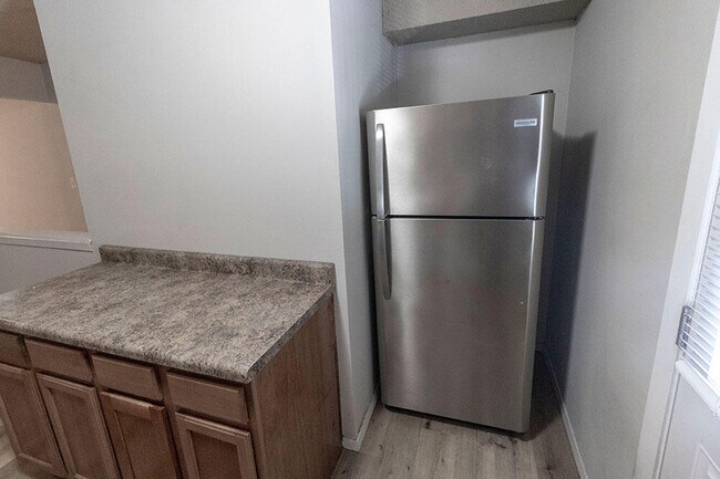 Building Photo - 216 Wheaton Ct