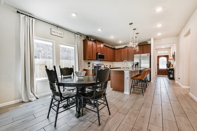 Primary Photo - 533 Winburn Tide Ln