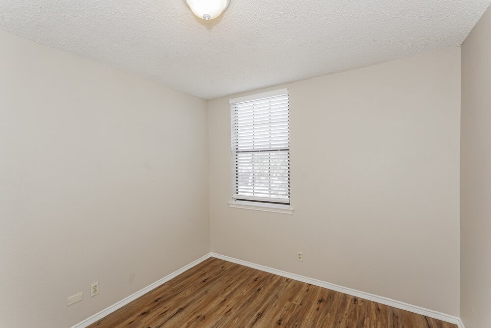 Building Photo - 2200 Wembley Downs Dr