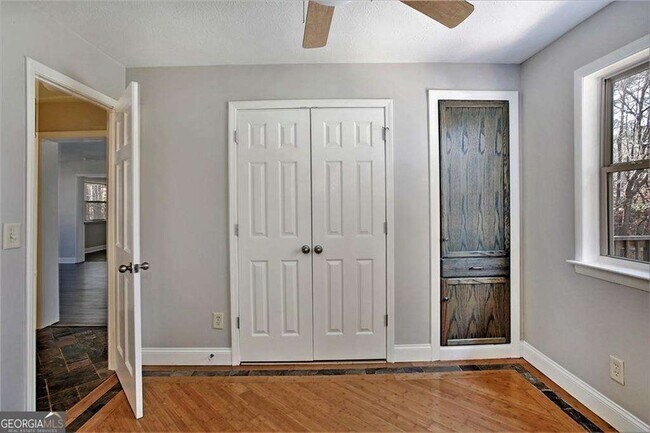 Building Photo - 5345 Sugar Ridge Dr