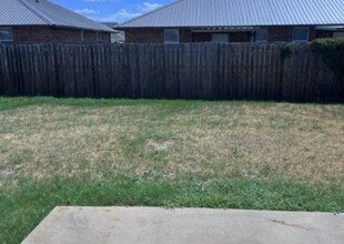 Building Photo - 1720 Riviera Ln