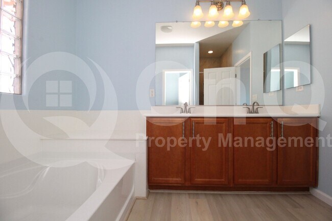 Building Photo - 38032 W Vera Cruz Dr