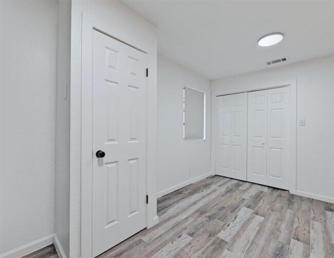 Building Photo - 2303 Cedrick Cove