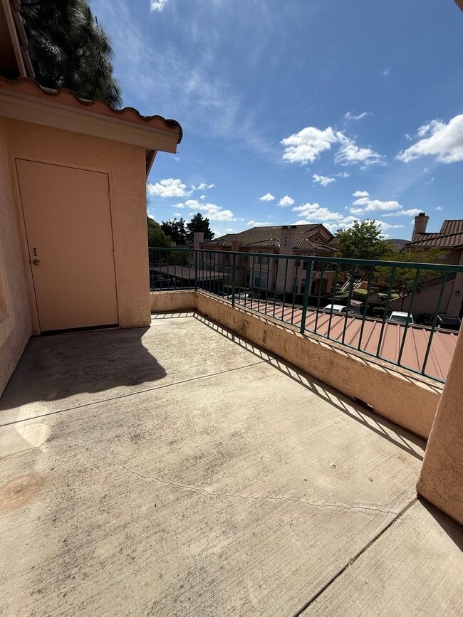 Building Photo - Terrific 2Br/2Ba Condo in gated community of Morada in Rancho Bernardo - Updated 2nd floor