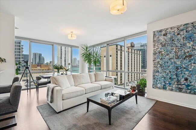 Building Photo - 123 S Green St