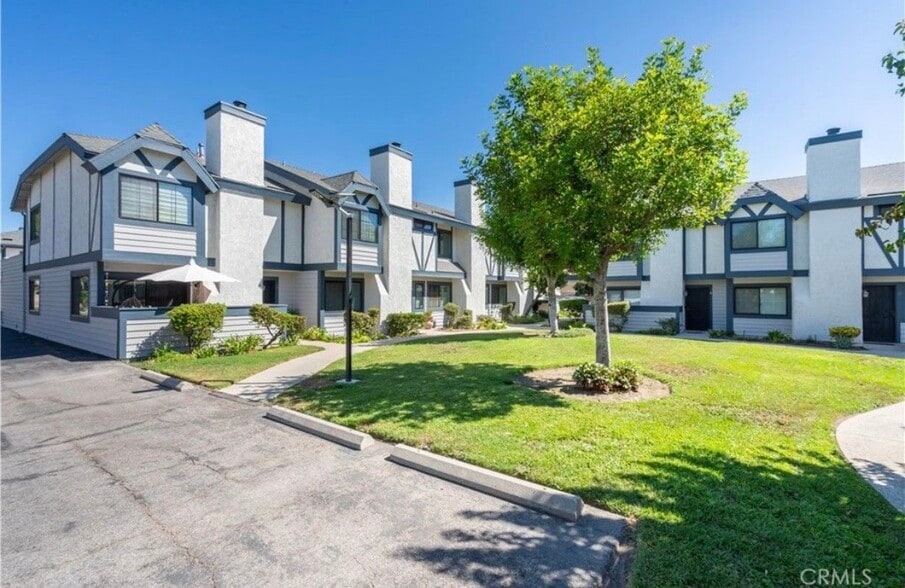 Building Photo - 19221 Sherman Way