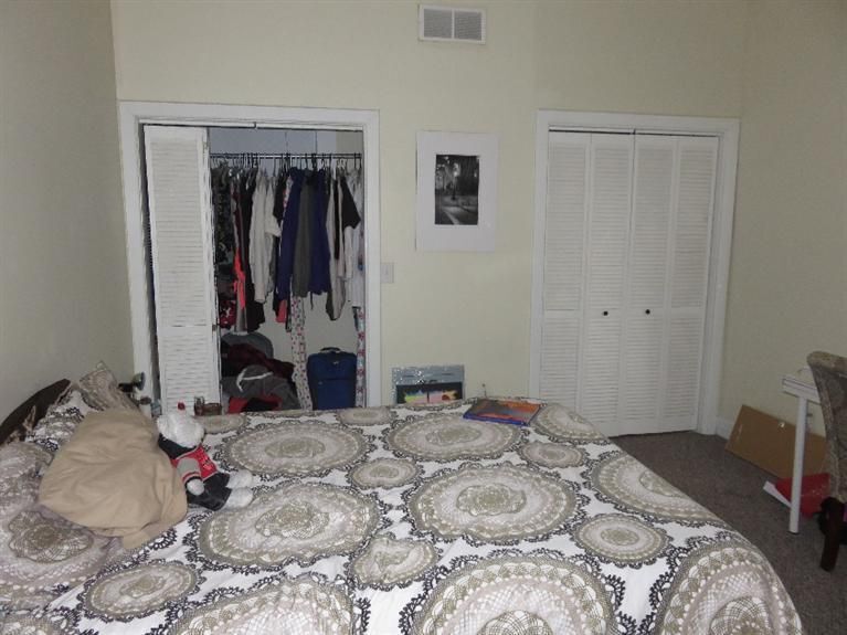 Building Photo - 2212 Ravine St