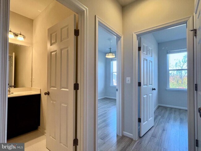 Building Photo - 8378 Sallyport St