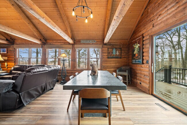 Building Photo - N1508 Wildwood Rd