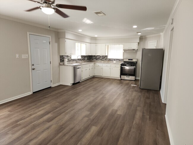living room looking into kitchen #2 - 1939 S Ringer Ave