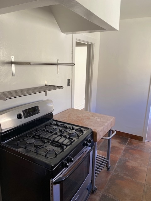 Kitchen - 1042 S Hudson Ave