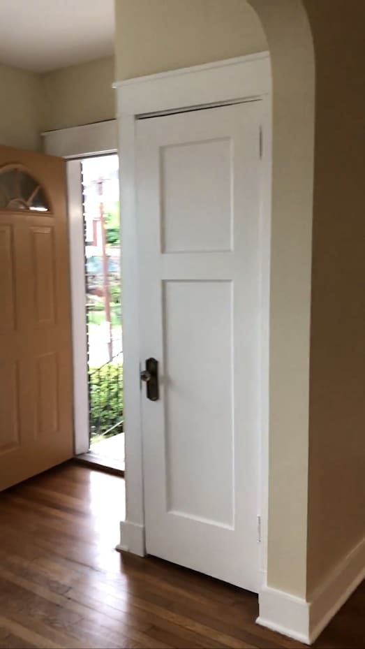 Front door entrance. - 929 Jancey St