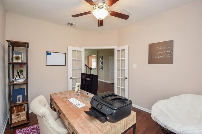 Building Photo - 7002 Edwanna Ln