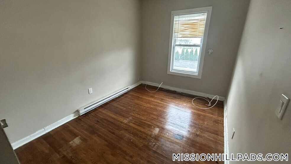 Building Photo - 121 George St