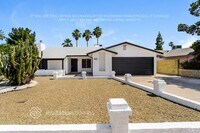 Building Photo - 1721 E 8th St