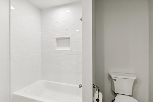 Building Photo - 3931 Bratton St