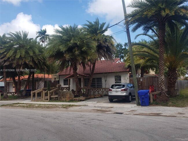 Building Photo - 1997 SW 17th Ct